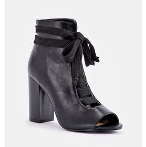 Open toes ankle boots